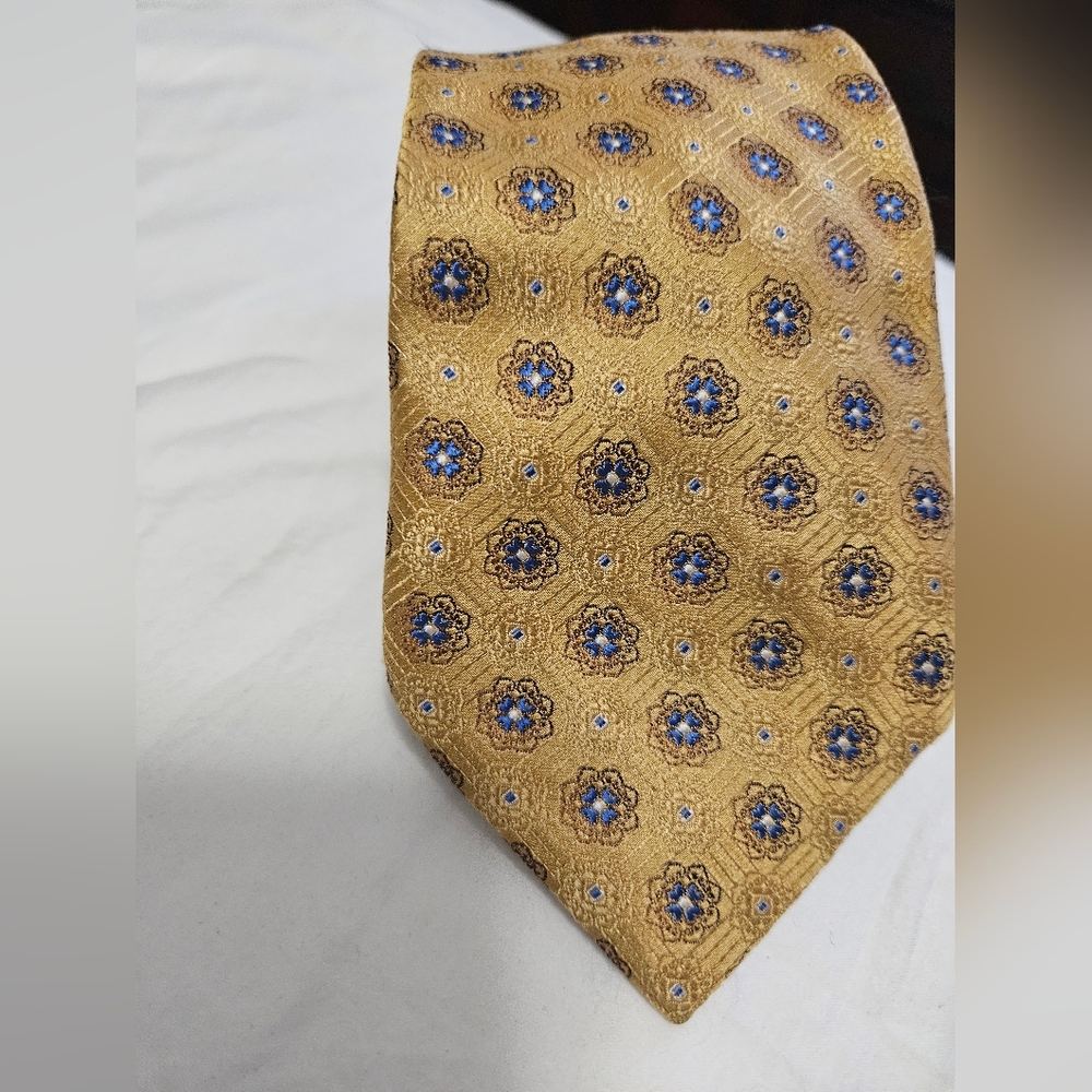 Robert Talbott Gold Tie with Blue Floral Design